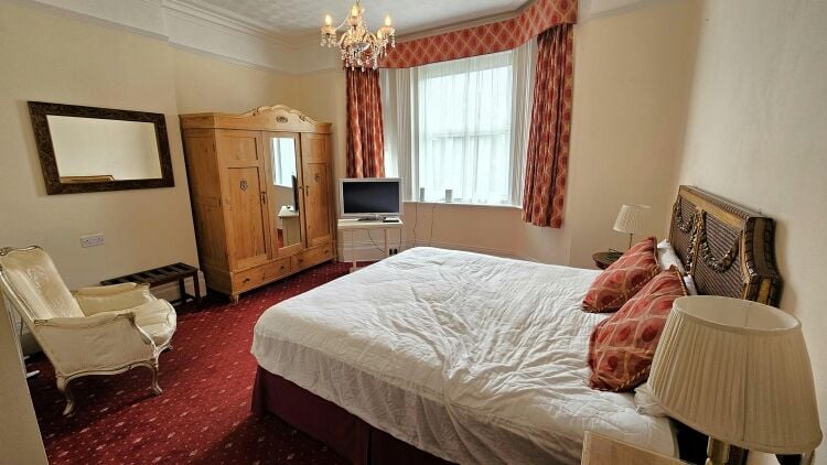 Character Hotel in Prominent Bournemouth West Cliff Position