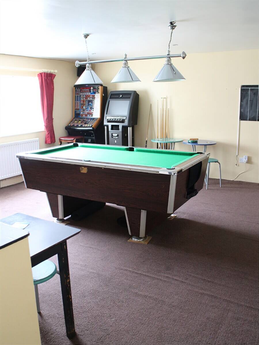 CARMARTHENSHIRE - SUBSTANTIAL VILLAGE PUBLIC HOUSE & RESTAURANT