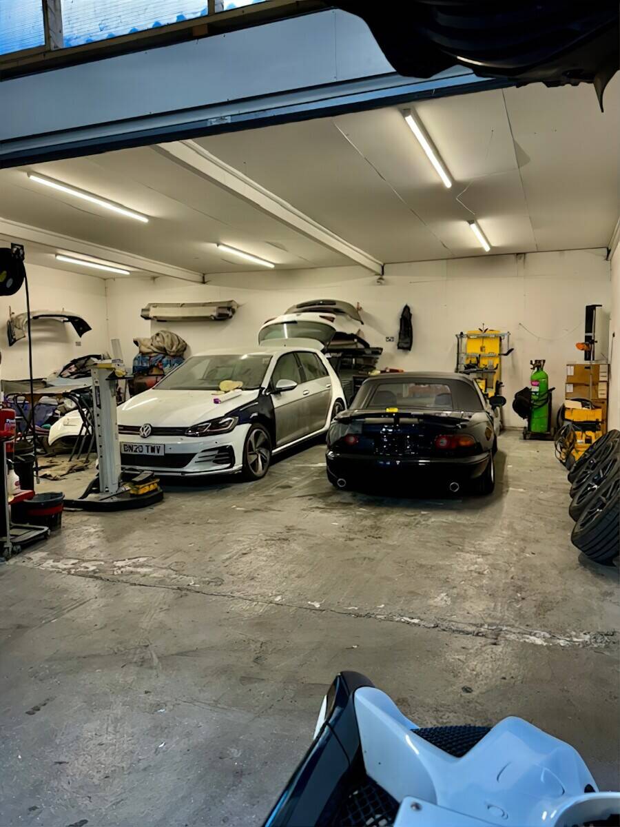 Car repair garage in Cardiff