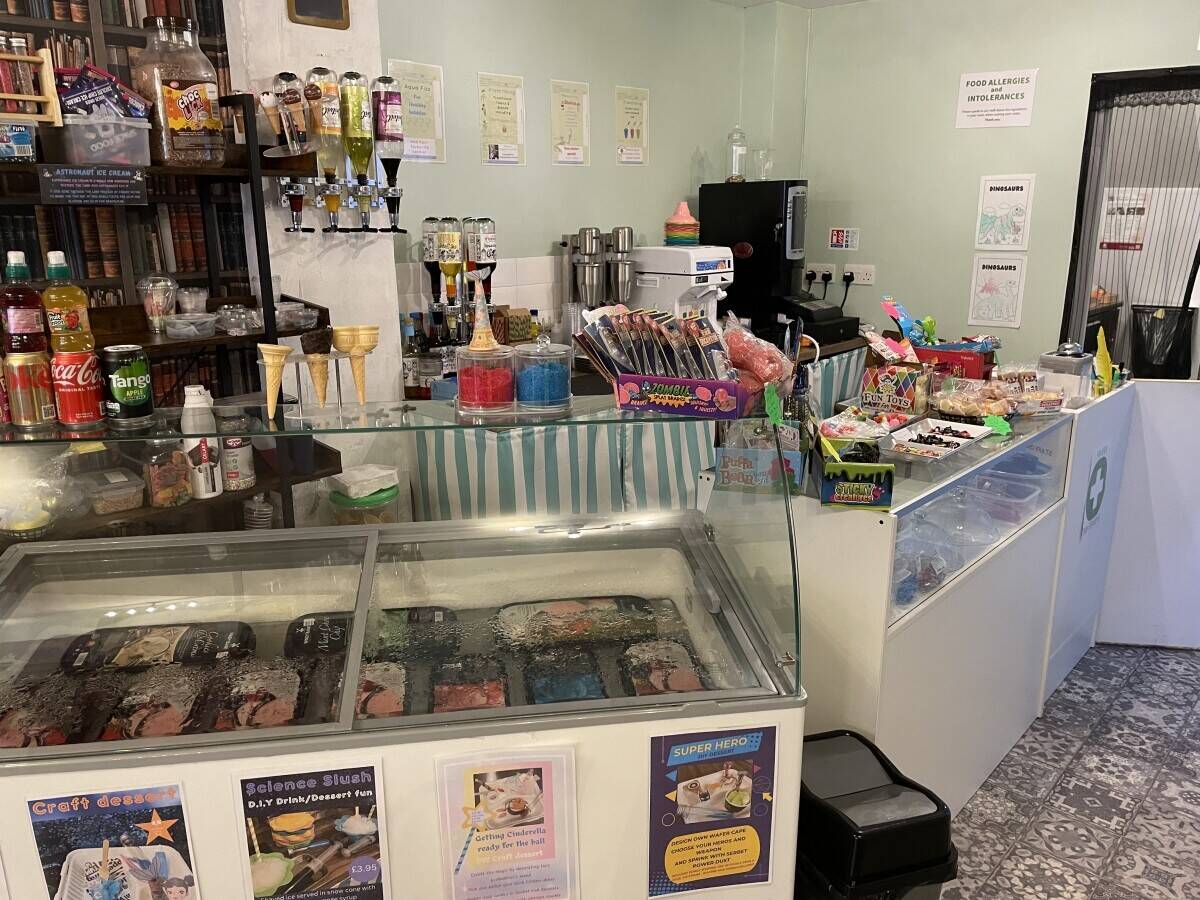 Play Cafe or Cafe