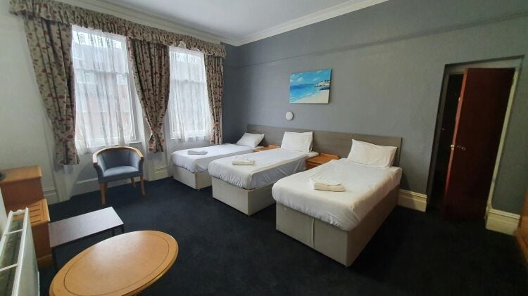 Substantial Hotel Investment - £198,000 Per Annum Photo 8