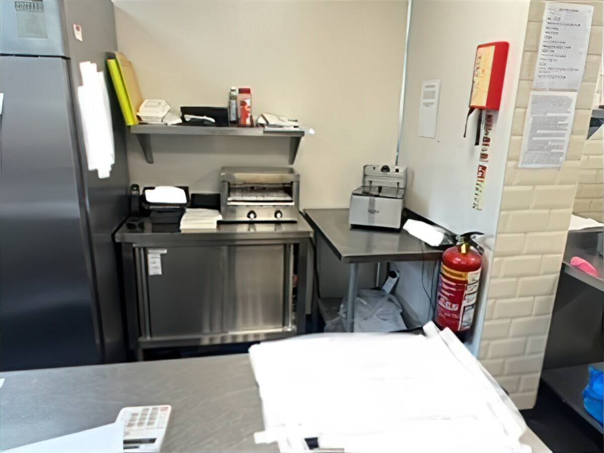 TRADITIONAL FISH AND CHIPS TAKEAWAY IN VERY SOUGHT AFTER LOCATION IN TEESSIDE Photo 8