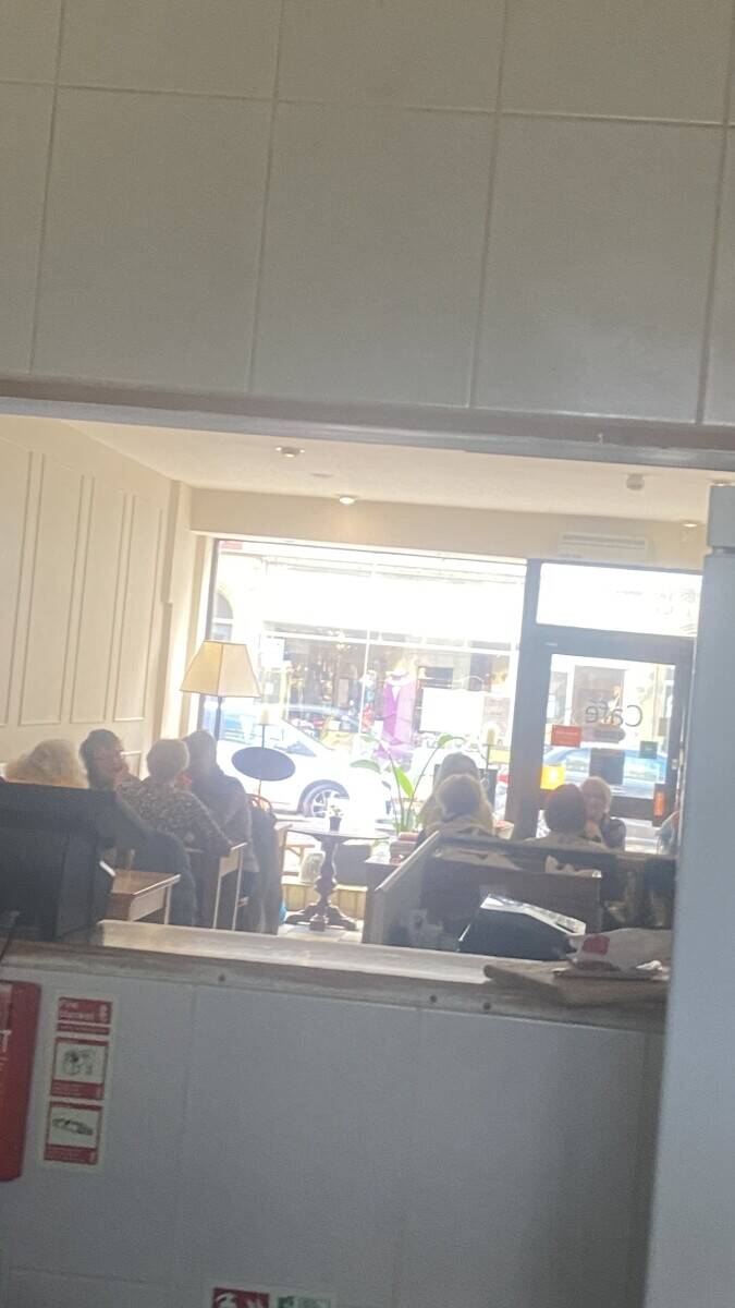 Cafe shop for sale in Bexhill Centre Photo 7