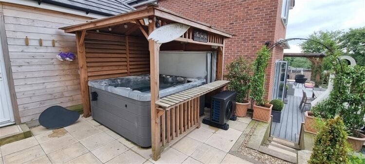 INDEPENDENT HOT TUB/POOL SERVICE AND MAINTENANCE BUSINESS