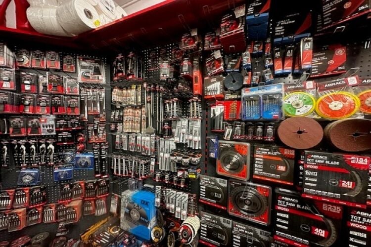 Hardware Store & Plumbing Suppliers - Lincs Photo 8