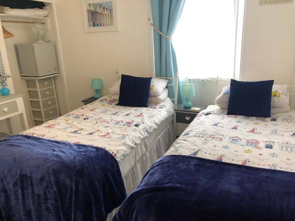 Well Established Seaside Guest House with Rare Car Park Photo 8