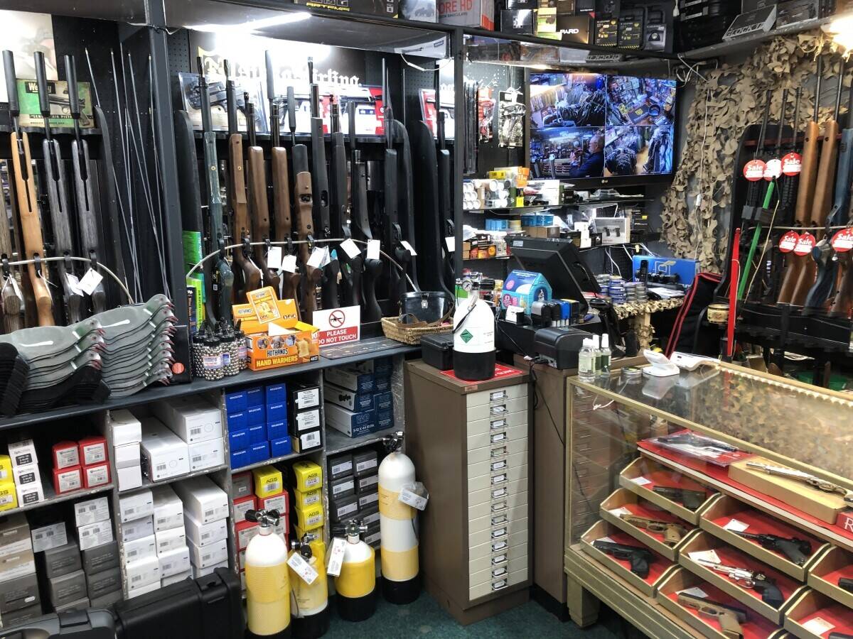 Established since 2002: Air Gun and Hunting Store, low cost leasehold premises Photo 8