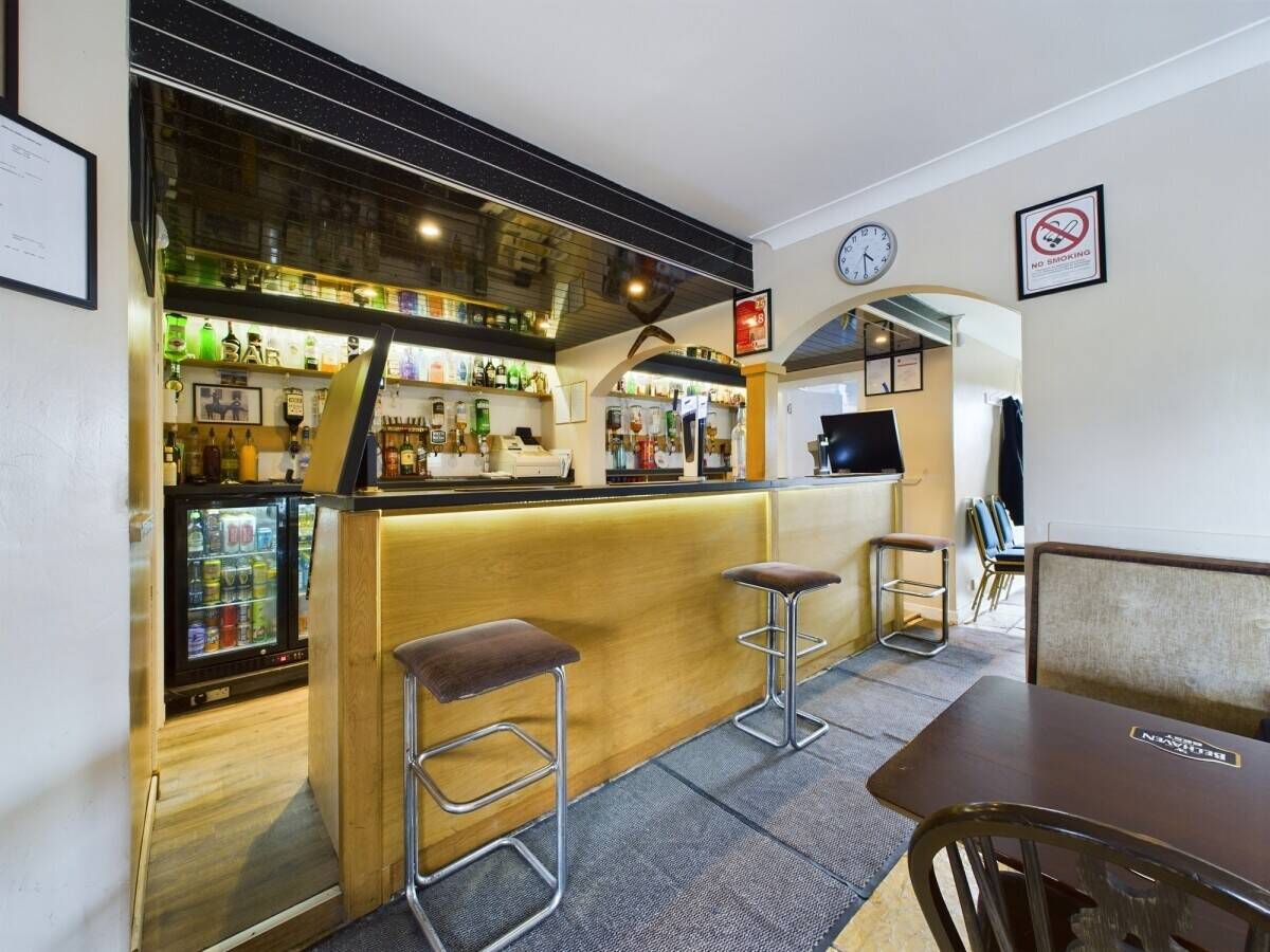 Village Pub For Sale in Thankerton, South Lanarkshire,Scotland Photo 8