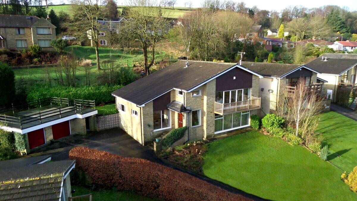 Profitable aerial photography business. Earn £1,500+ week. Turnkey opportunity.