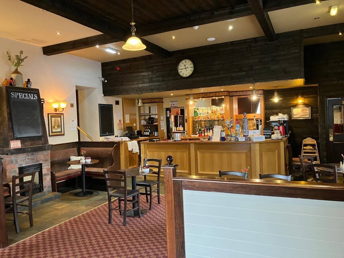 Popular Tourist Restaurant in Historic Burgh Photo 8