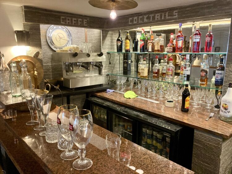 LICENSED RESTAURANT Photo 8