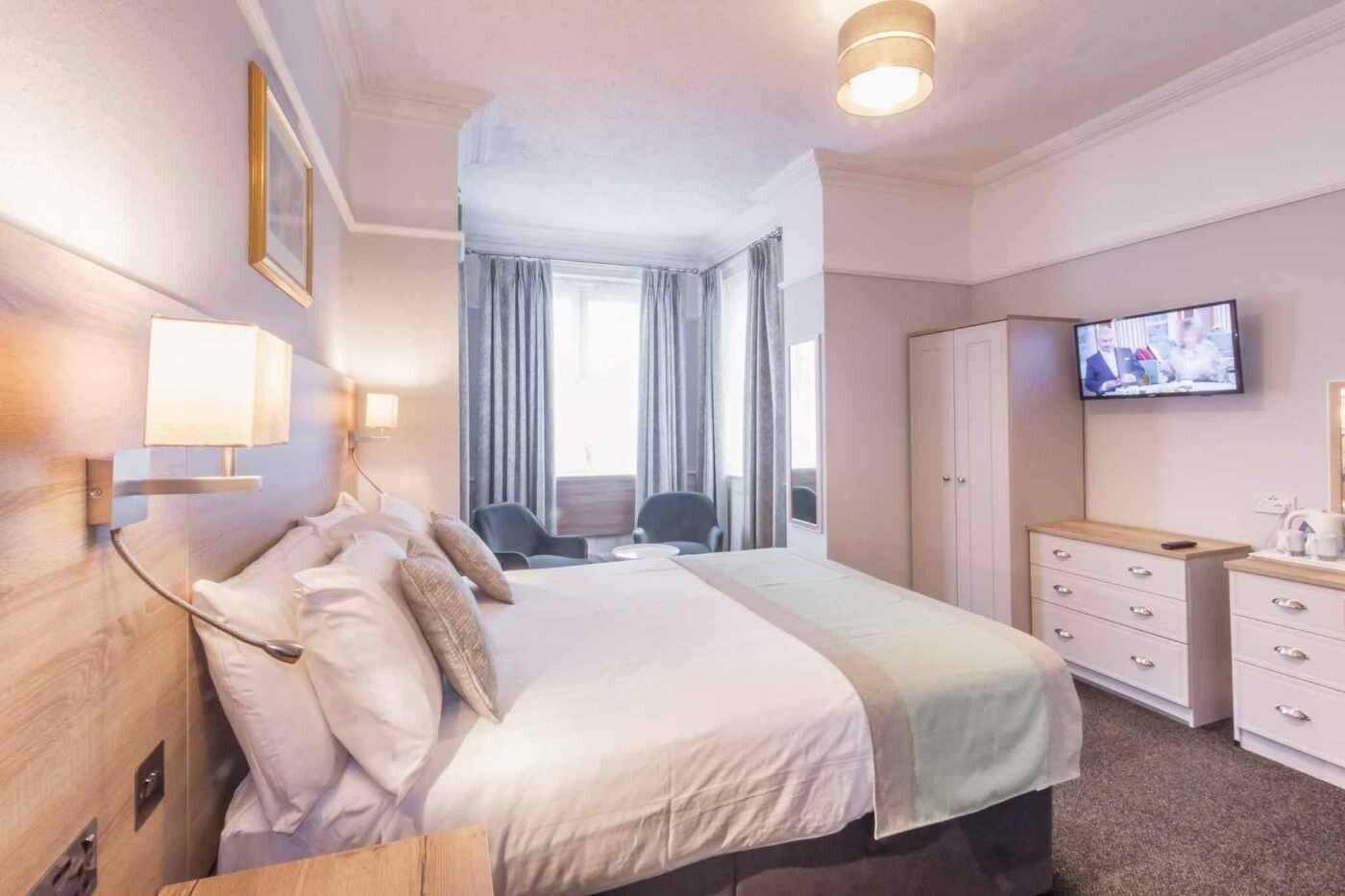 A Fantastically Presented, 15/16-Bedroom Hotel For Sale