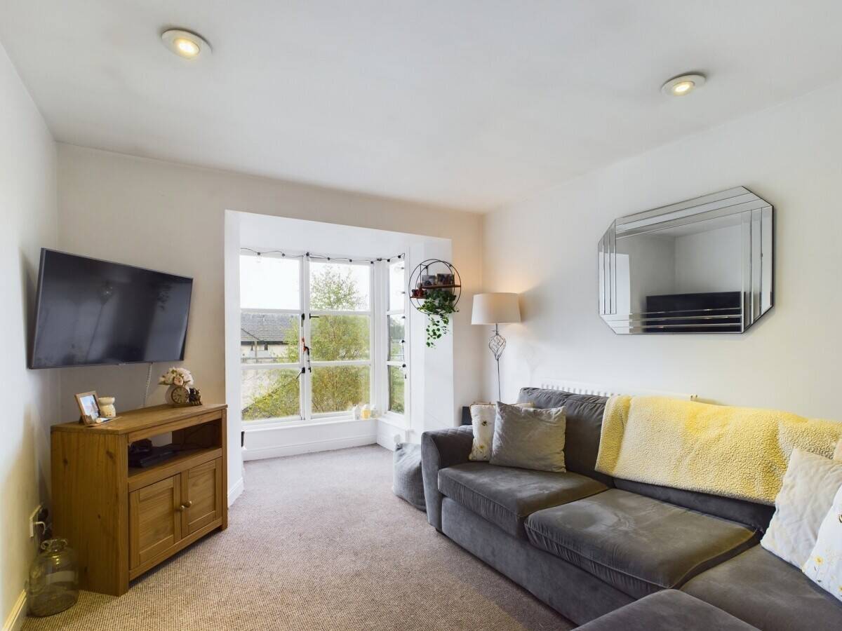 An extremely popular, very well established business in a prime location with a superb turnover. Photo 8