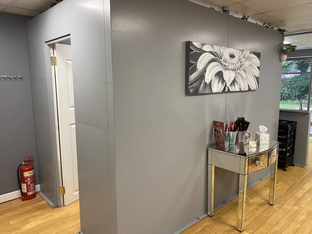 Hair & Beauty Salon Photo 8