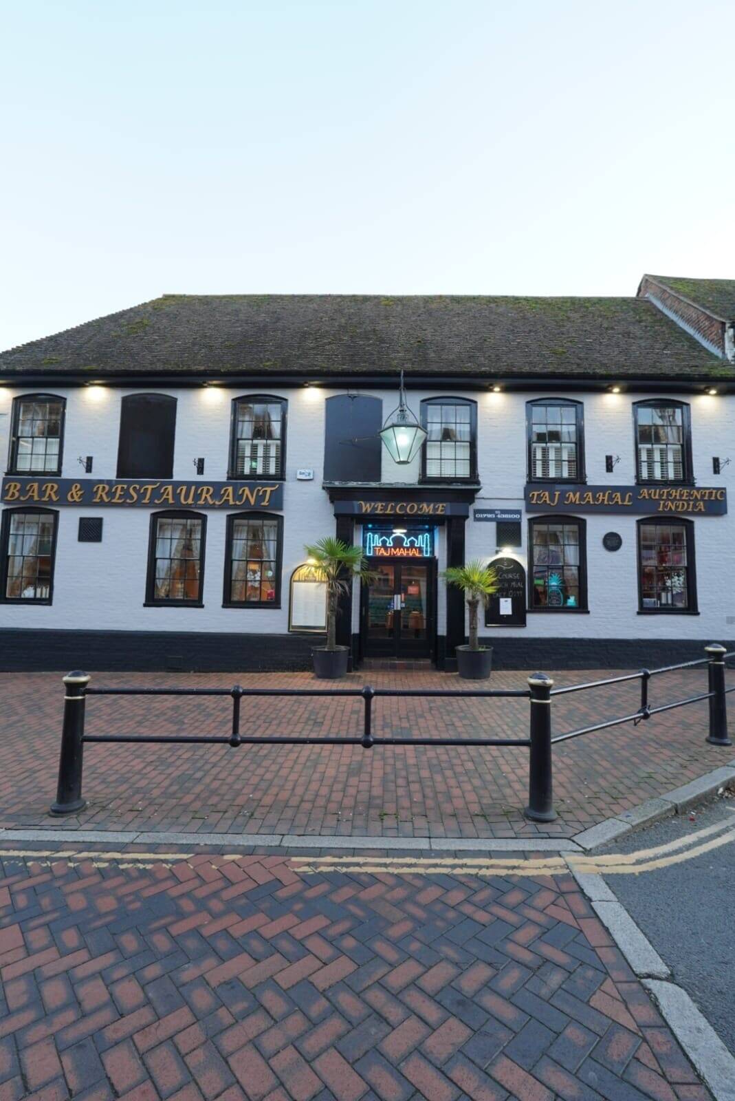 Well decorated full fitted en Indian Restaurant for sale in Sittingbourne  Photo 8