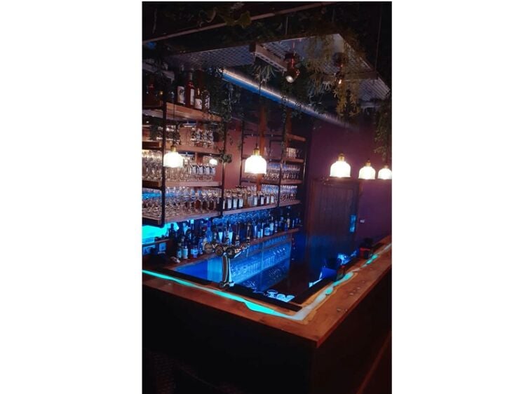 Popular & Established Cocktail Bar For Sale