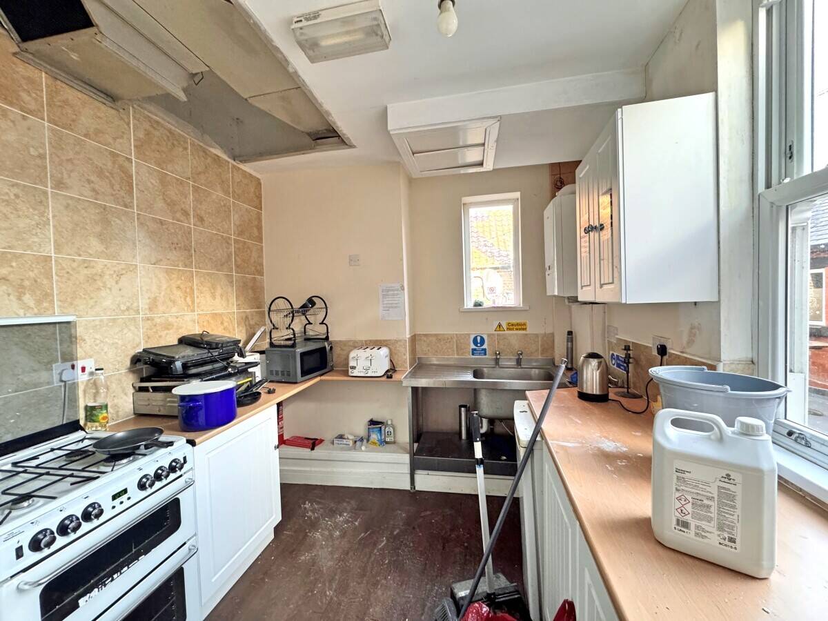 NORTH YORKSHIRE - FREEHOLD TOWN CENTRE PUB & LETTING ROOMS IN SELBY Photo 8