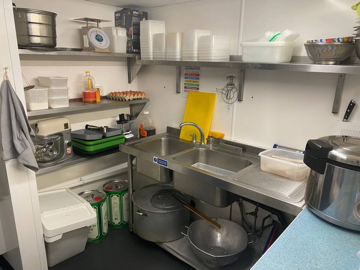Chinese Restaurant and Bar for Sale in Halifax Hipperholme Photo 8