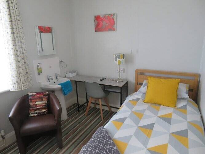 Freehold Weymouth Guest House in Prominent Position with Car Park For Sale Photo 8