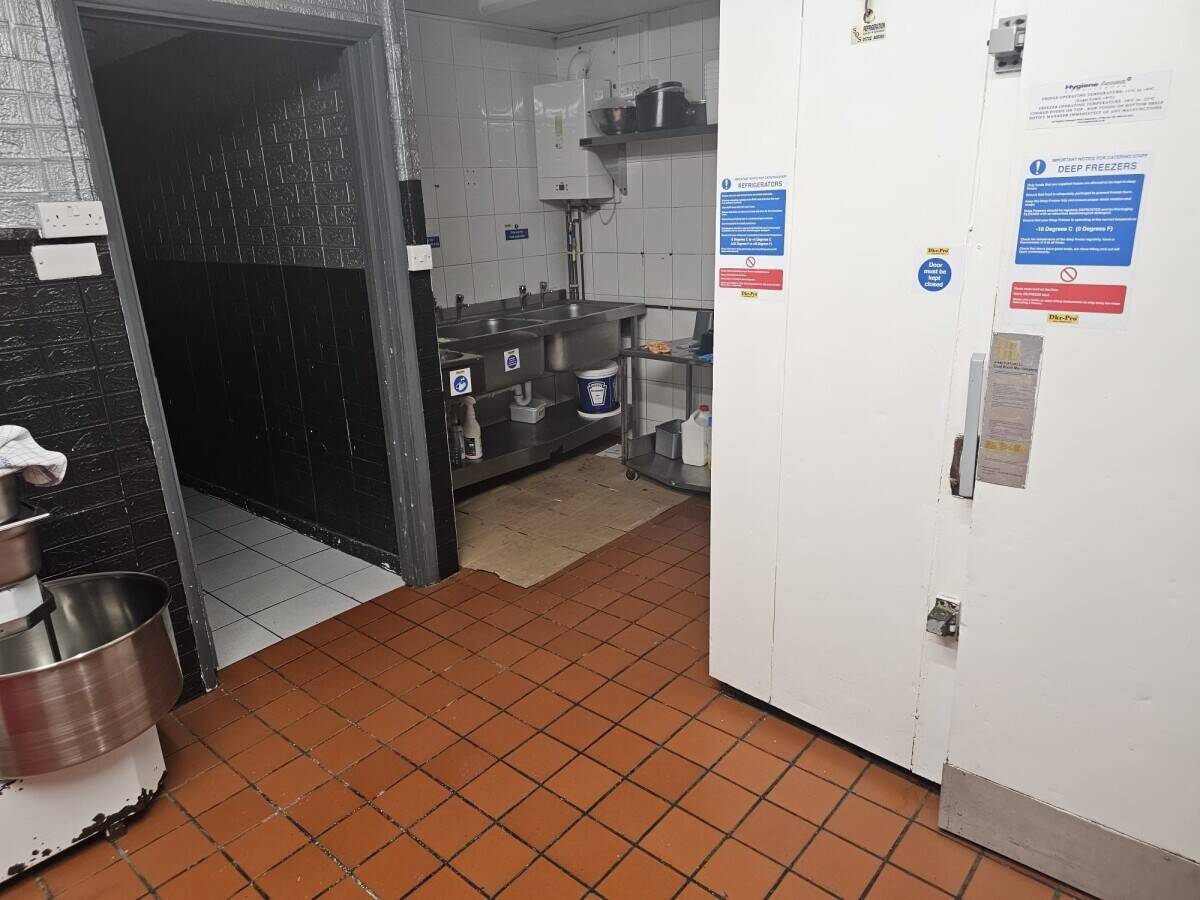 MODERN PIZZA / KEBAB TAKEAWAY