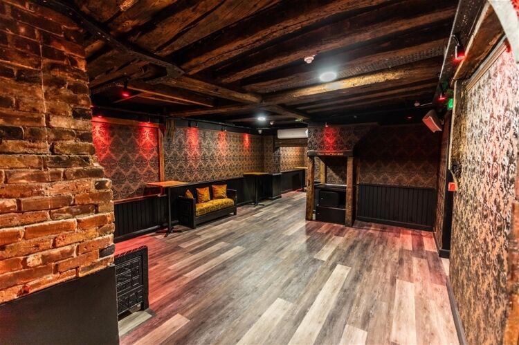 LANDMARK GRADE II* LISTED  FREEHOLD IN PRIME LOCATION