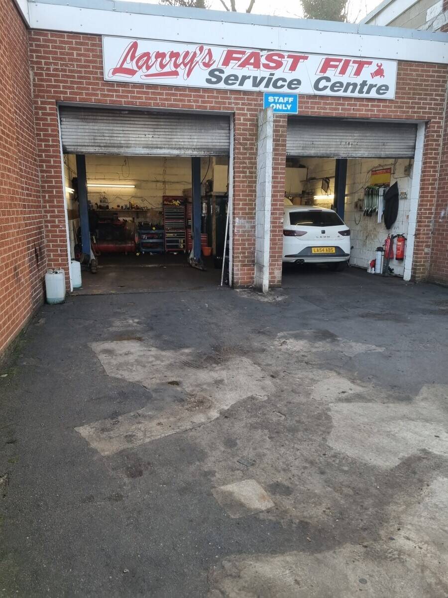 Busy Garage mot Centre for Sale in Wombell Barnsley South Yorkshire