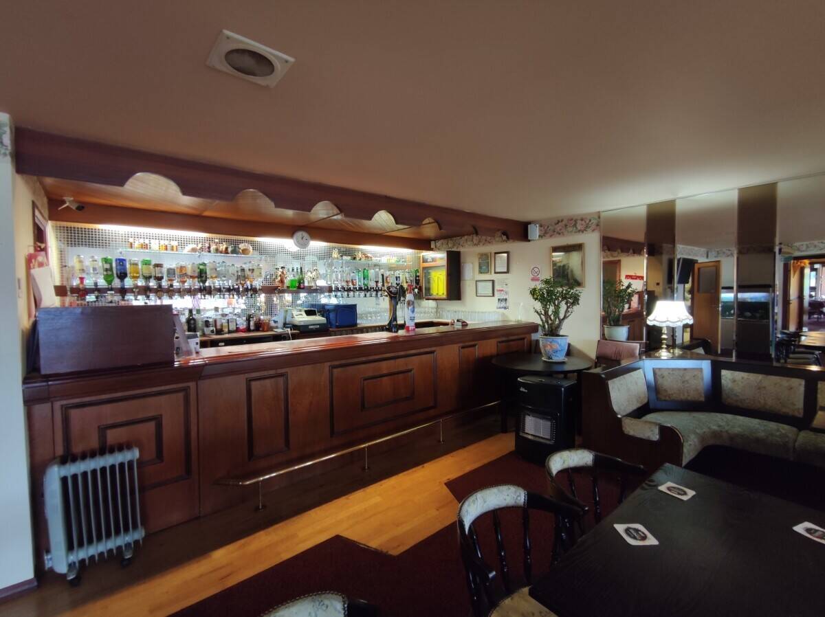 Fantastic Opportunity to Operate a Fully Fitted Restaurant Photo 8