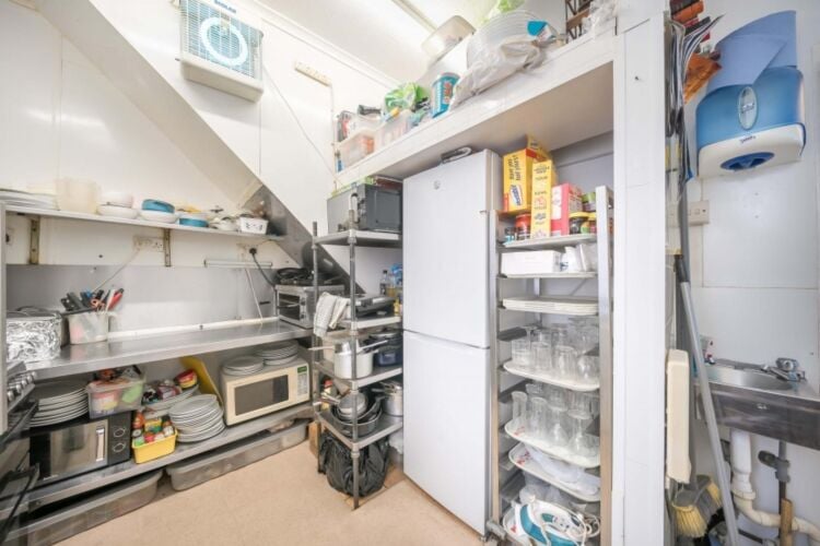 Freehold Commercial Property Located Mevagissey