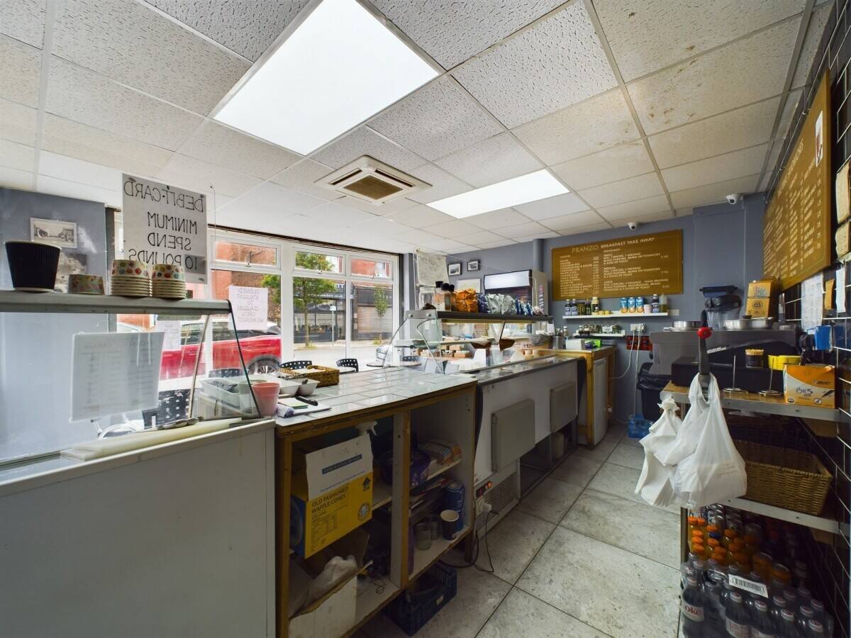 English & Italian Caf&eacute; for Sale &ndash; Business & Freehold Available &ndash; Crosby, Liverpool