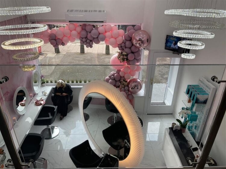 IDEALLY LOCATED PREMIUM HAIR AND BEAUTY SALON Photo 8