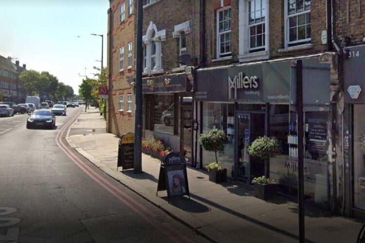 Multi-Gender Hair Salon - Greater London Photo 8