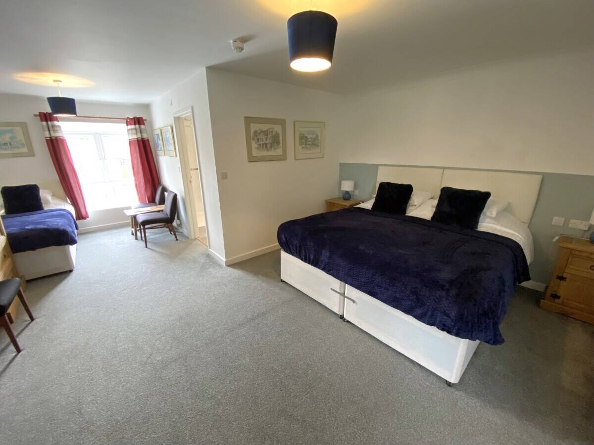 DORSET - VILLAGE FREEHOUSE HOTEL