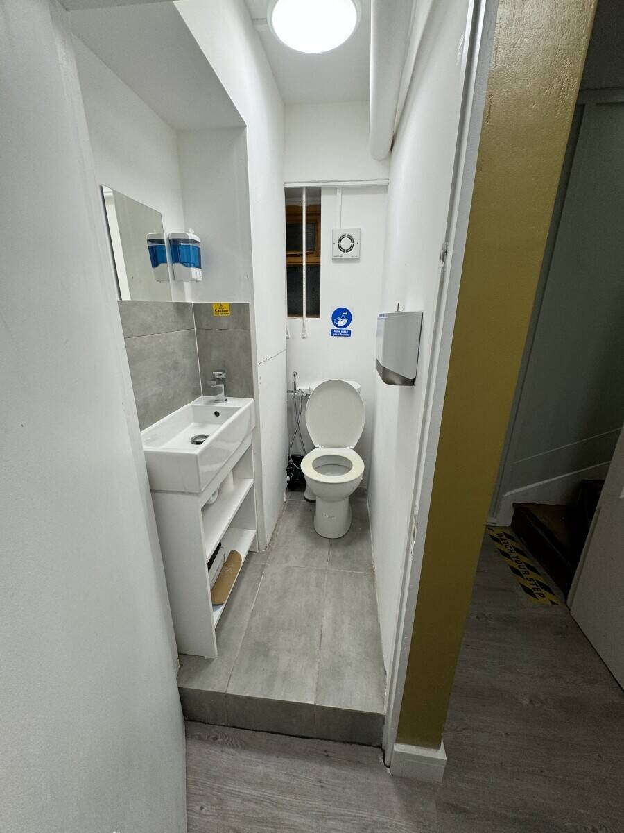 Fulham Wellness Clinic or restaurant | NO LANDLORD APPROVAL | &pound;26k Rent | Cash accepted