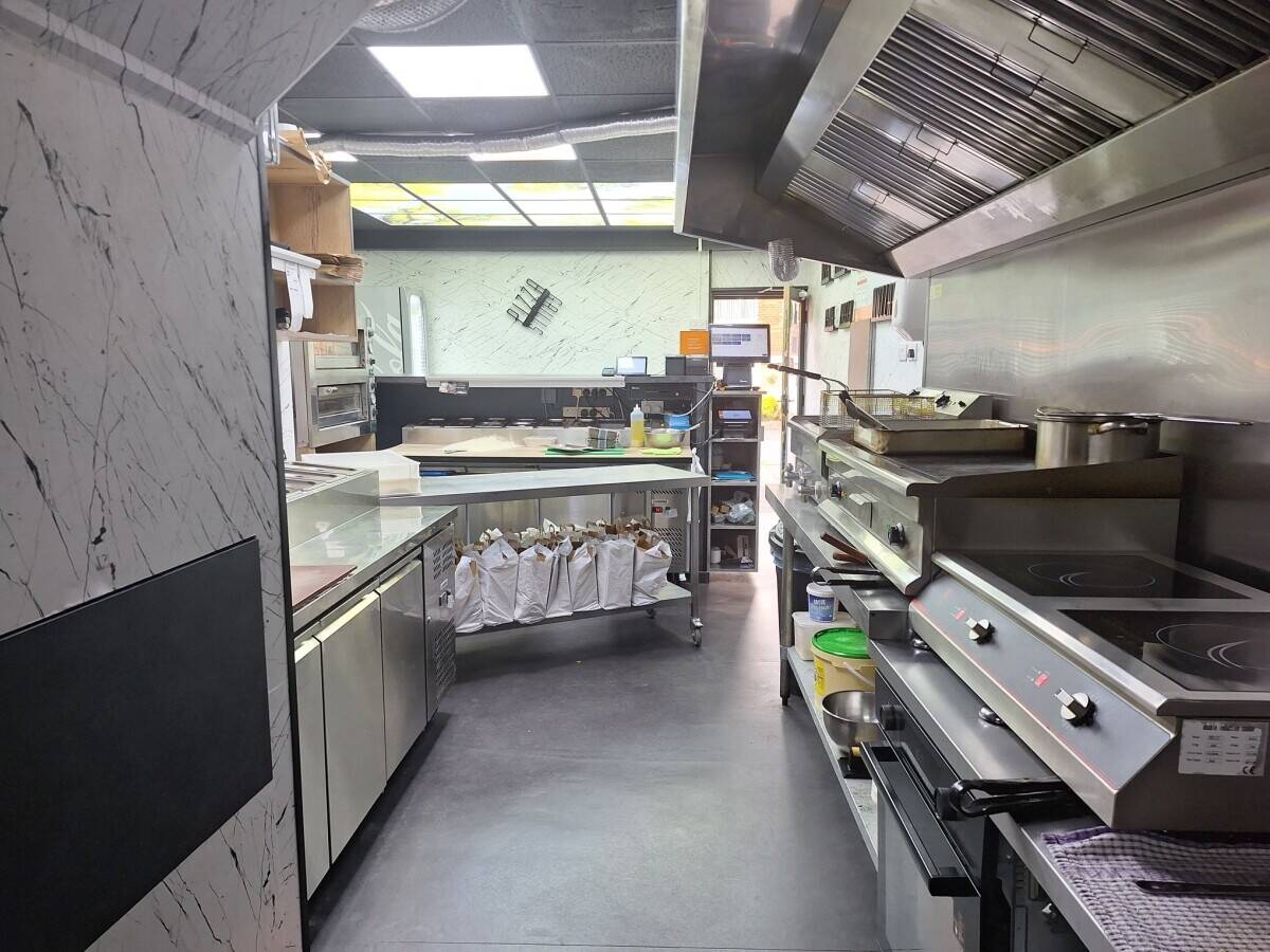Modern Mediterranean Takeaway for Sale in Preston PR1 6 Photo 9