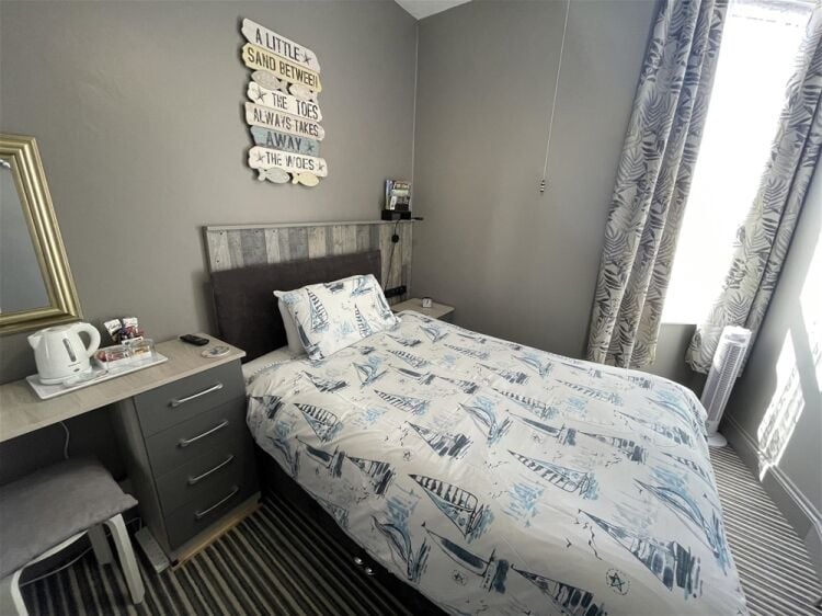 Immaculate and well appointed Guest House For Sale For Sale in Paignton Photo 8