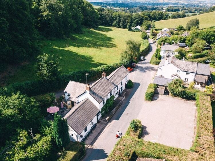SUPERB OPPORTUNITY: THE BLACK BEAR INN, BETTWYS NEWYDD, MONMOUTHSHIRE Photo 8