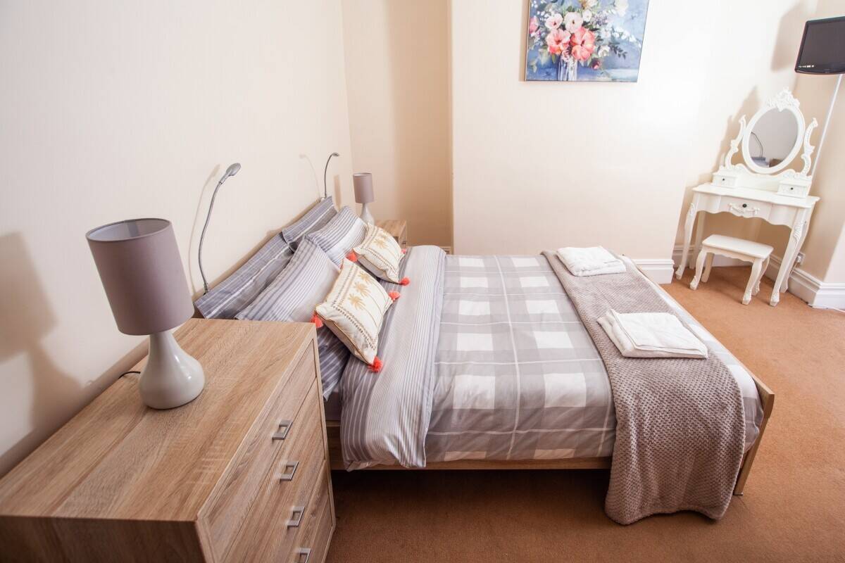 Thai Restaurant and Guest House for sale in Buxton Derbyshire. Photo 5