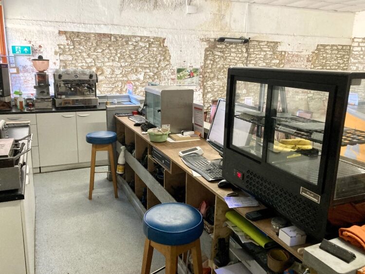 INDOOR CLIMBING/BOULDERING CENTRE with CAFÉ