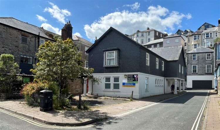 Auction Lot: Unique Development/ Investment Property in Dartmouth For Sale in Dartmouth