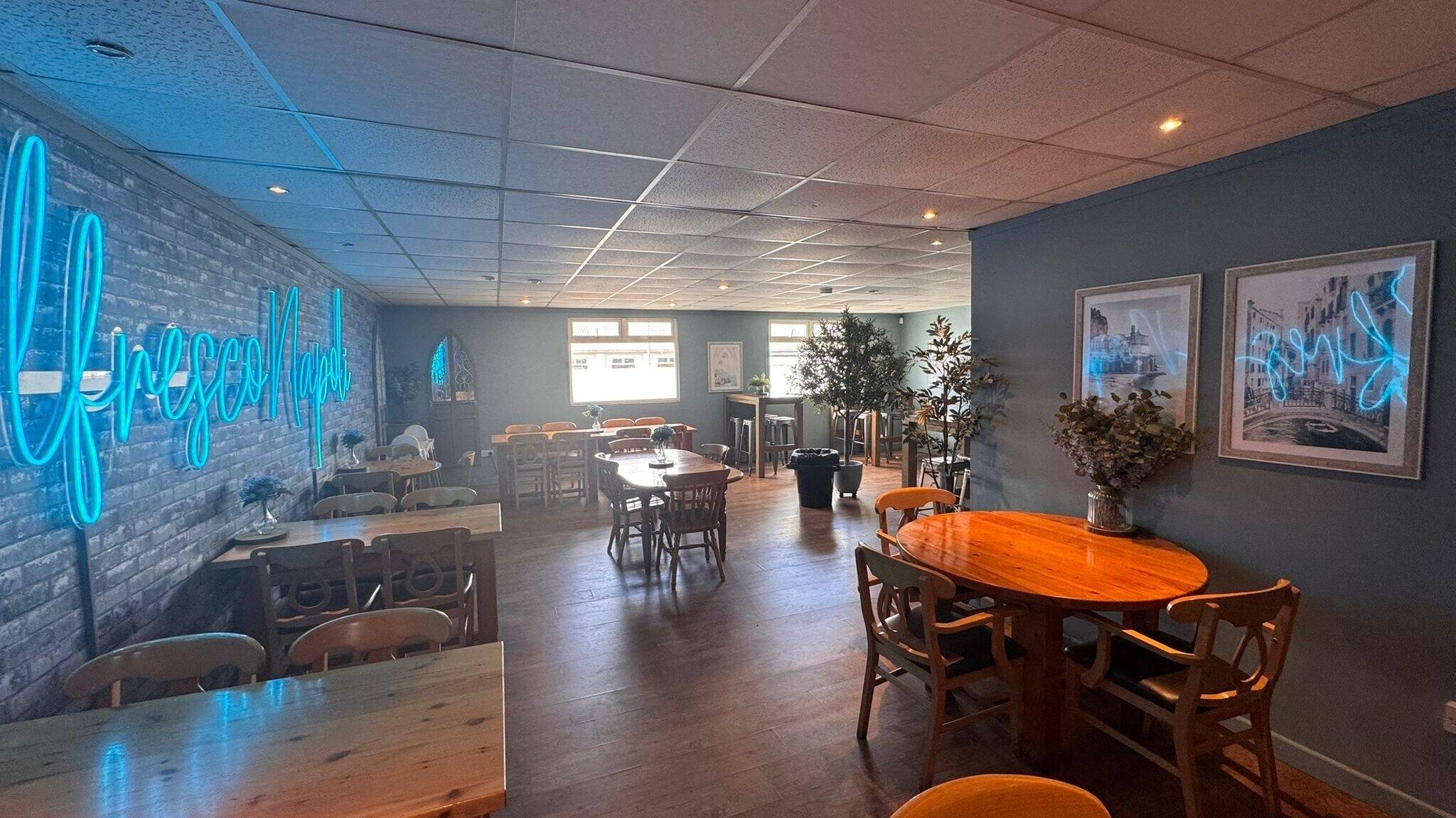 Popular Authentic Italian Restaurant, Newton Aycliffe, DL5 6HP Photo 8