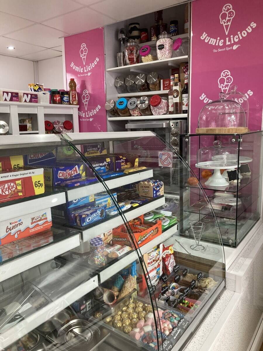 Dessert / Sandwich shop for sale in Bradford West Yorkshire. Photo 8