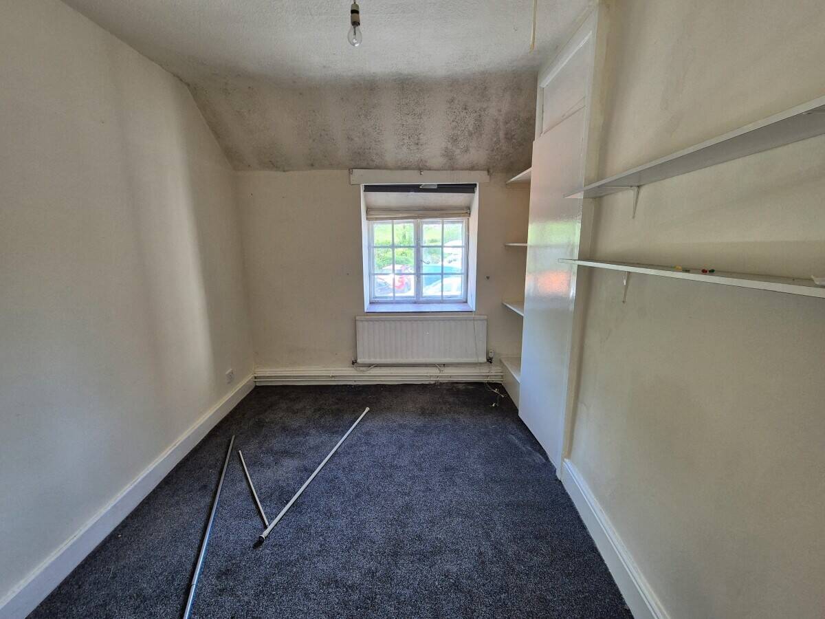 FLINTSHIRE - CLOSED VILLAGE PUBLIC HOUSE