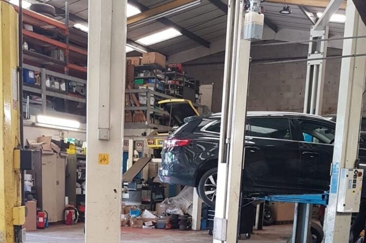 Established MOT Garage - Burnley Photo 8