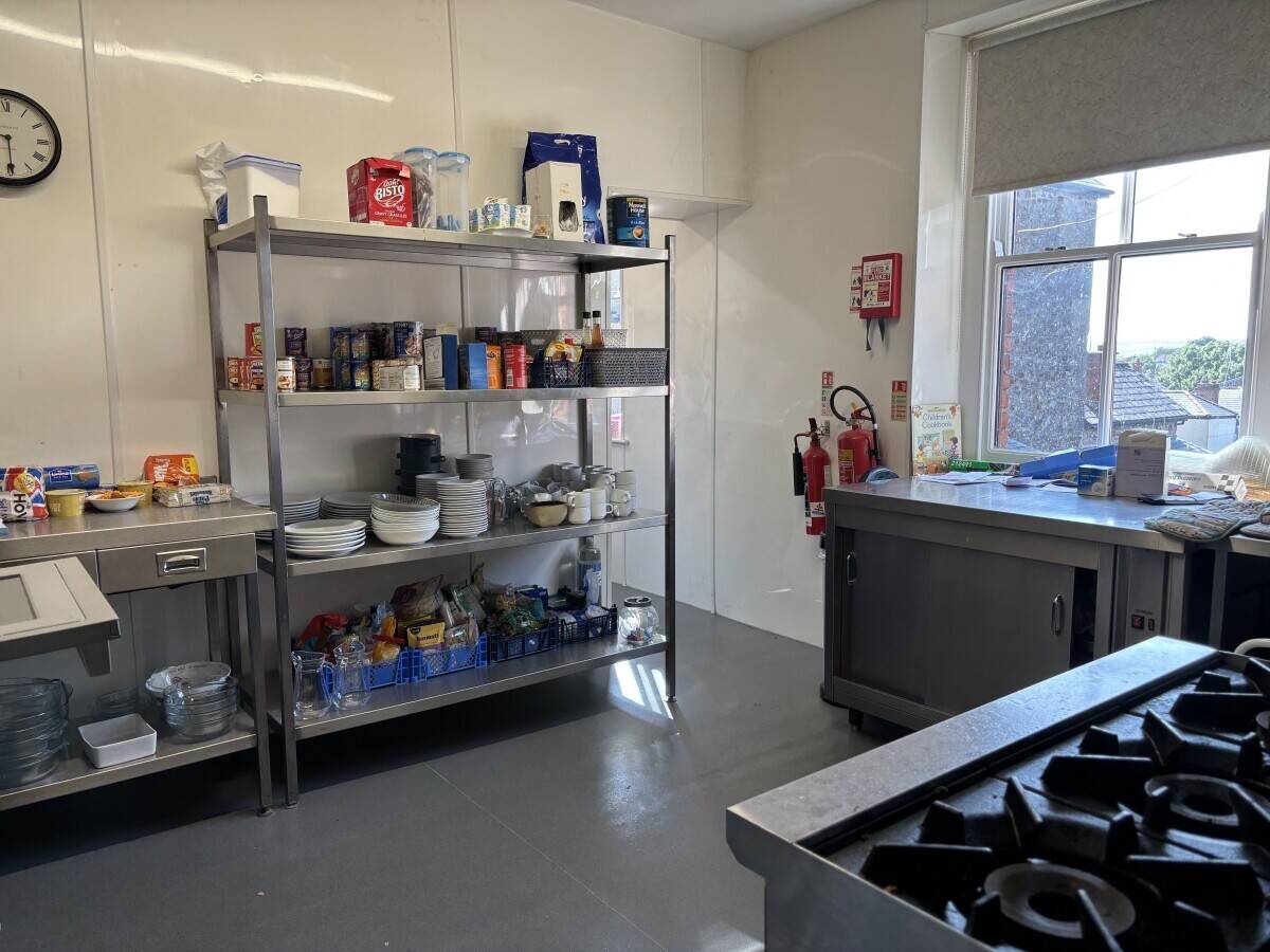 DEVON - TOWN CENTRE FREEHOUSE WITH LETTING ROOMS & DEVELOPMENT POTENTIAL Photo 8