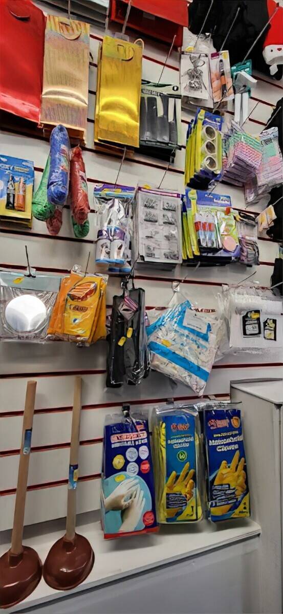 Convenience store in Residential area, Edinburgh Photo 8
