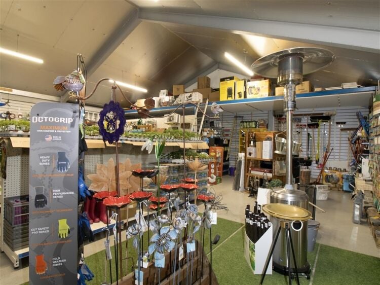 W&D Ross Hardware Store and Paint Spectrum, Thurso Photo 8