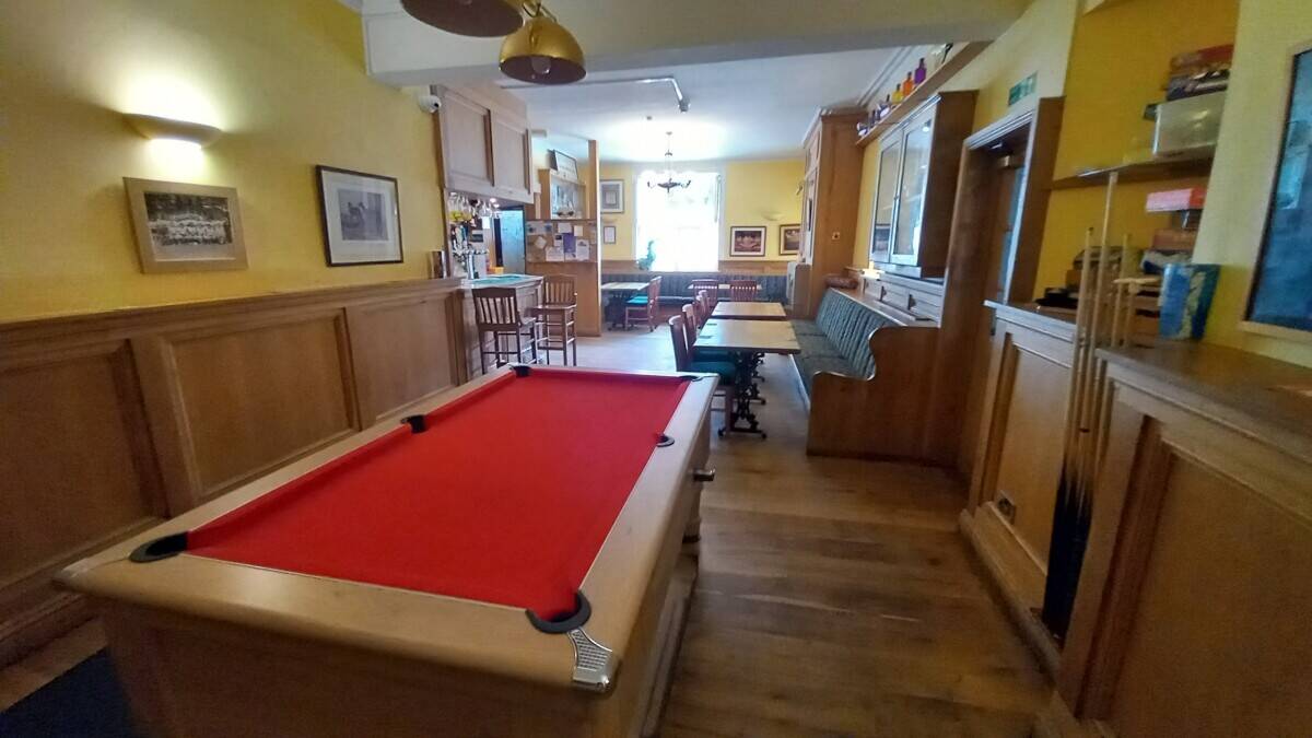 MID WALES - PROMINENT MARKET TOWN HOTEL WITH ESTABLISHED TRADE