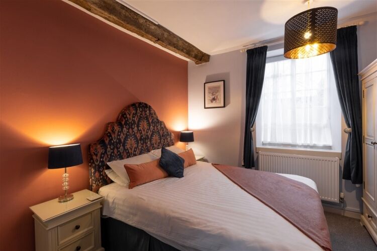 An Historic Somerset Landmark with a Modern Twist For Sale in Bridgwater Photo 8