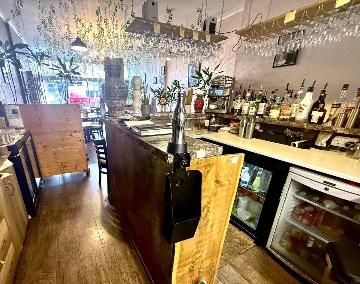 Award-Winning Restaurant &ndash; Tripadvisor-Rated, Priced for Immediate Sale Photo 8