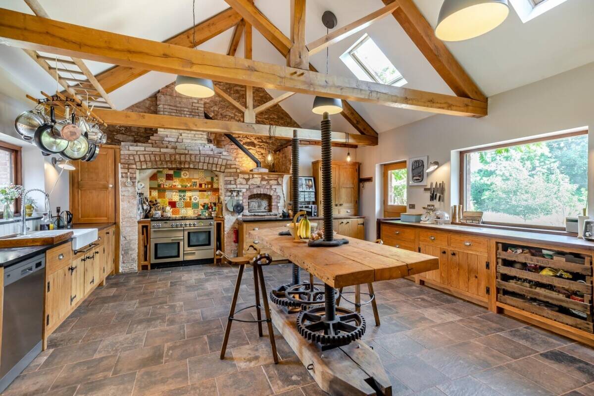 Farm House plus The Retreat -  Thriving Guest Business that sleeps 16